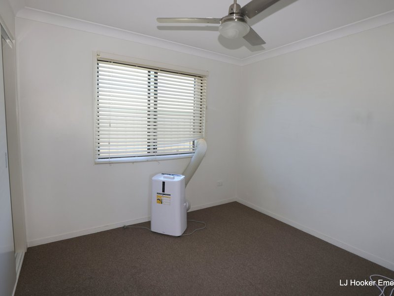 Photo - 5 Whitney Street, Emerald QLD 4720 - Image 6