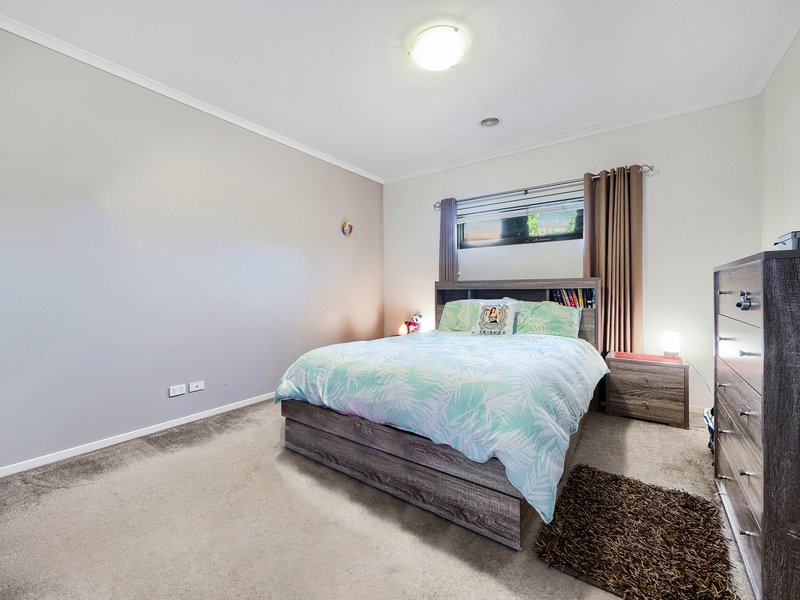 Photo - 5 Wild Sage Court, Lyndhurst VIC 3975 - Image 2