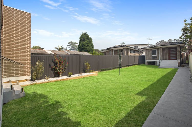 Photo - 5 Willara Avenue, Merrylands NSW 2160 - Image 2