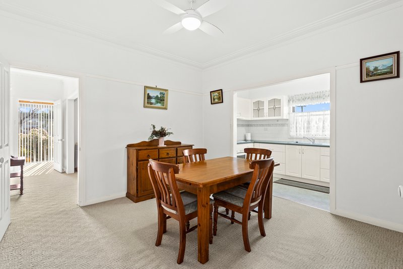 Photo - 5 William Avenue, Warilla NSW 2528 - Image 5