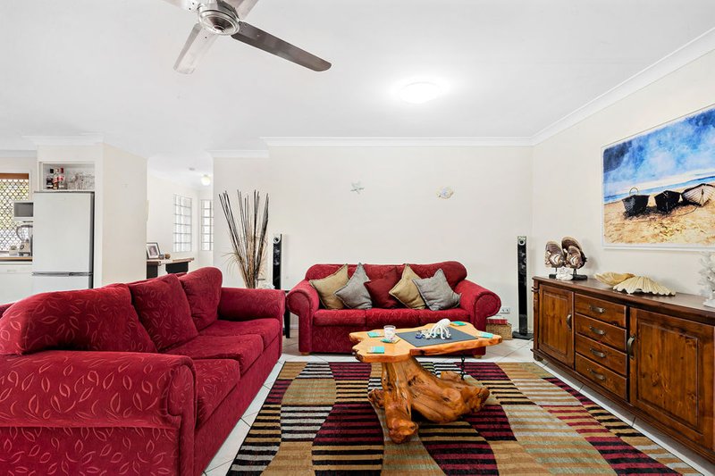 Photo - 5 Williamina Court, Narangba QLD 4504 - Image 7