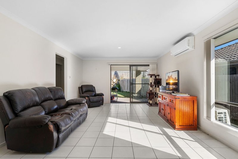 Photo - 5 Williams Crescent, North Lakes QLD 4509 - Image 4