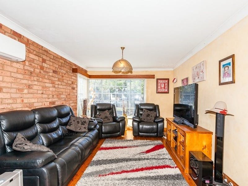 Photo - 5 Willow Rd , St Marys NSW 2760 - Image 2