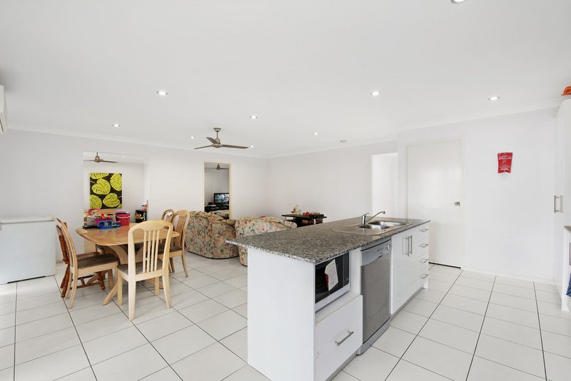 Photo - 5 Wilton Court, Morayfield QLD 4506 - Image 9