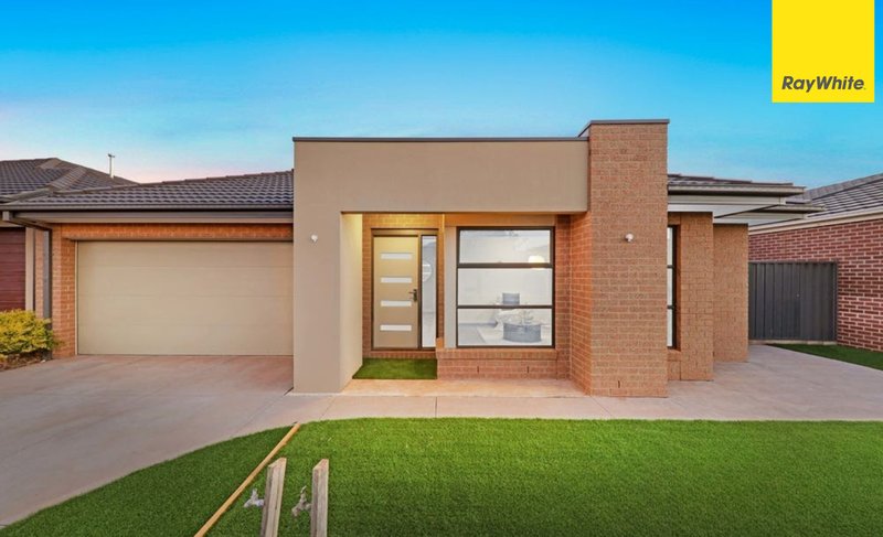 Photo - 5 Wimbledon Boulevard, Strathtulloh VIC 3338 - Image 1