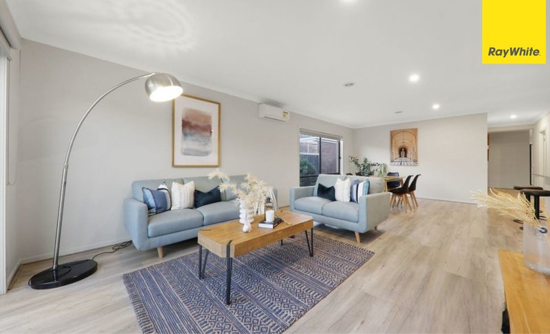 Photo - 5 Wimbledon Boulevard, Strathtulloh VIC 3338 - Image 7