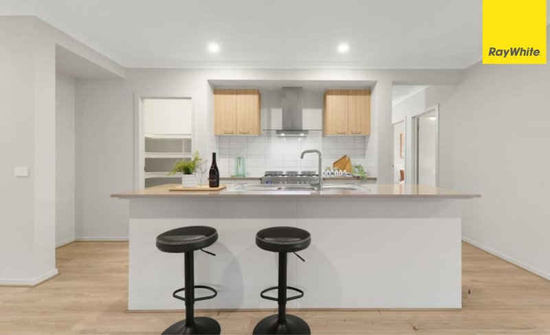 Photo - 5 Wimbledon Boulevard, Strathtulloh VIC 3338 - Image 8