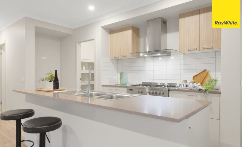 Photo - 5 Wimbledon Boulevard, Strathtulloh VIC 3338 - Image 9