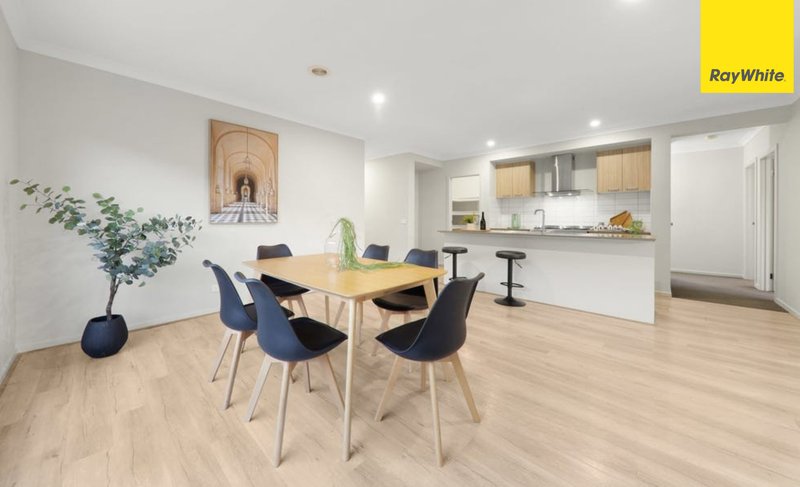 Photo - 5 Wimbledon Boulevard, Strathtulloh VIC 3338 - Image 14