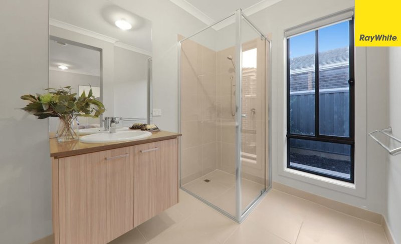 Photo - 5 Wimbledon Boulevard, Strathtulloh VIC 3338 - Image 19