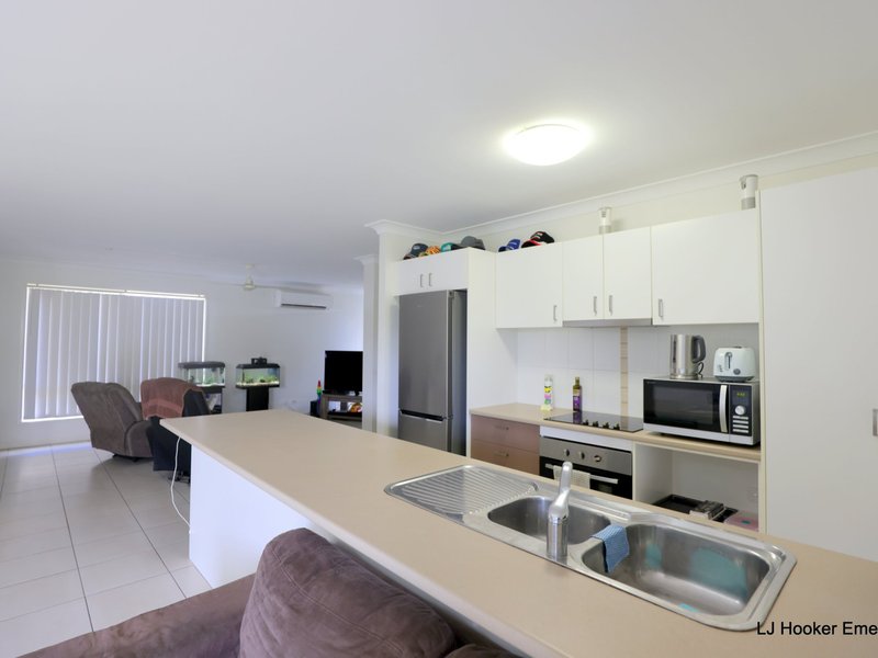 Photo - 5 Windermere Street, Emerald QLD 4720 - Image 4