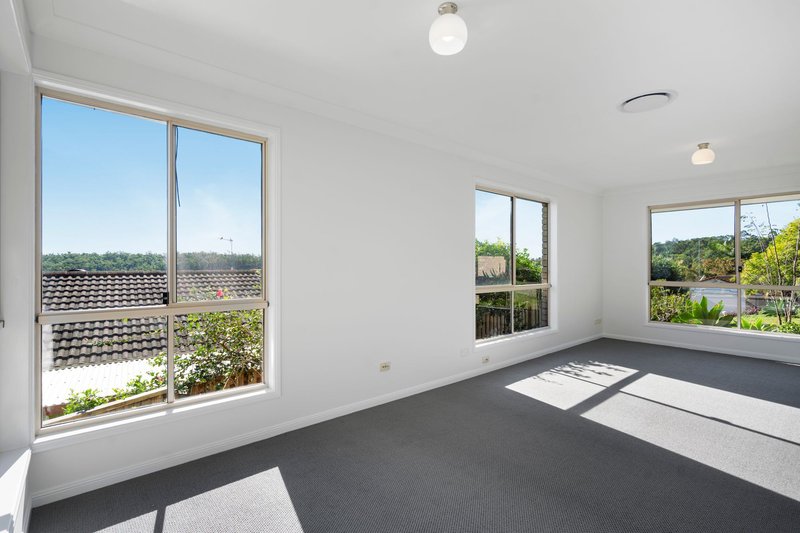 Photo - 5 Windward Rise, Pacific Pines QLD 4211 - Image 5