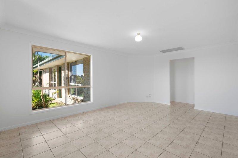 Photo - 5 Windward Rise, Pacific Pines QLD 4211 - Image 16