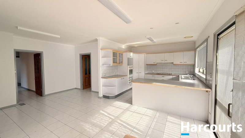 Photo - 5 Wingrove Street, Forest Hill VIC 3131 - Image 5