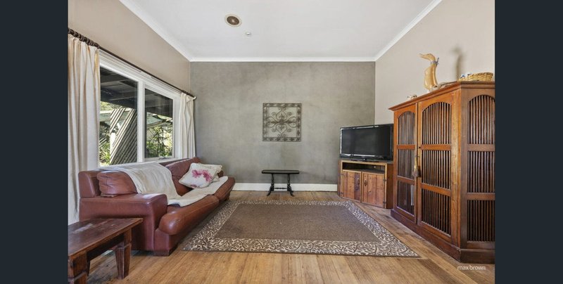 Photo - 5 Winifred Street, Seville VIC 3139 - Image 5