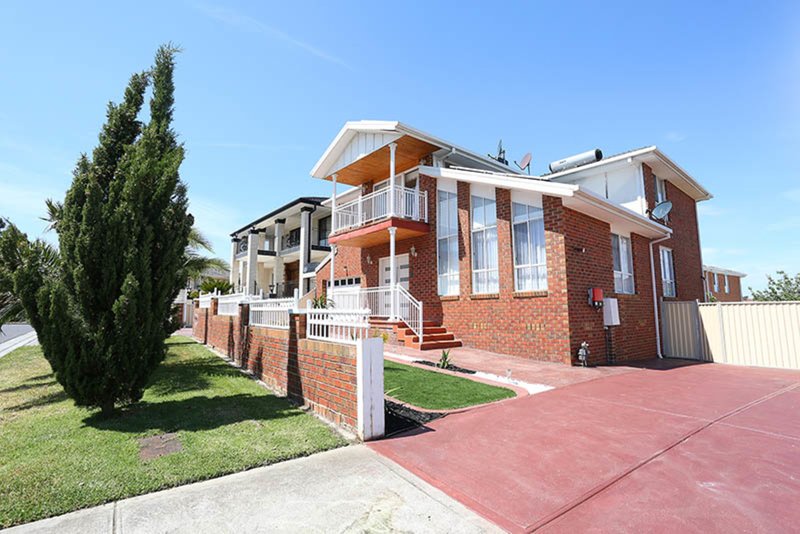 Photo - 5 Wise Way, Roxburgh Park VIC 3064 - Image 2