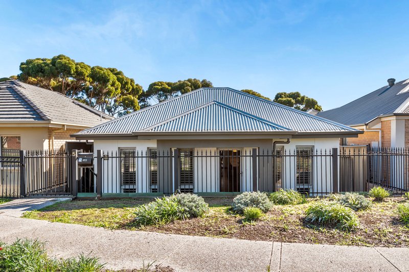 Photo - 5 Woodhaven Walk, Blakeview SA 5114 - Image 1
