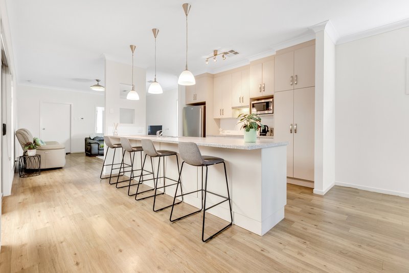 Photo - 5 Woodhaven Walk, Blakeview SA 5114 - Image 6