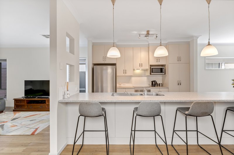 Photo - 5 Woodhaven Walk, Blakeview SA 5114 - Image 7