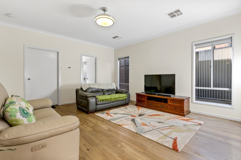 Photo - 5 Woodhaven Walk, Blakeview SA 5114 - Image 12
