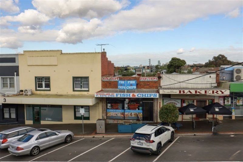 Photo - 5 Woodland Street, Essendon VIC 3040 - Image 2