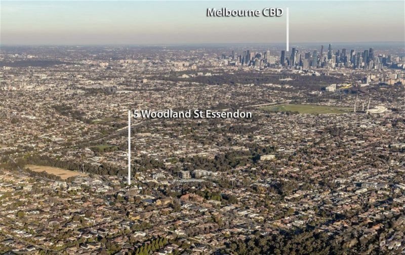 Photo - 5 Woodland Street, Essendon VIC 3040 - Image 4