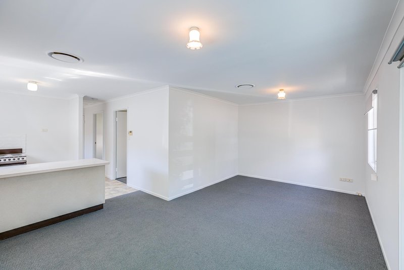 Photo - 5 Woodlands Drive, Stapylton QLD 4207 - Image 4