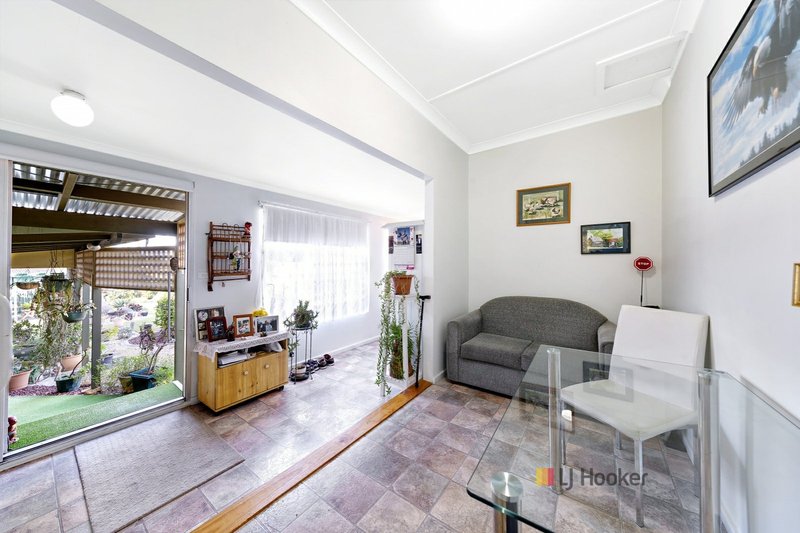 Photo - 5 Woolana Avenue, Budgewoi NSW 2262 - Image 4