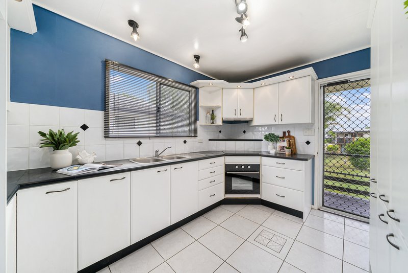 Photo - 5 Wordsworth Street, Strathpine QLD 4500 - Image 5