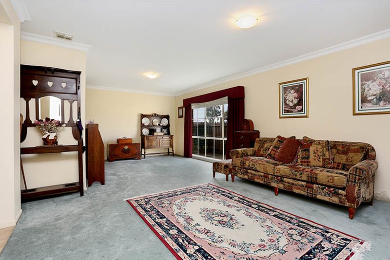 Photo - 5 Wrigley Crescent, Roxburgh Park VIC 3064 - Image 3