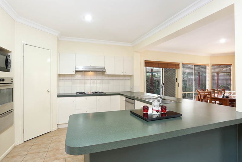 Photo - 5 Wrigley Crescent, Roxburgh Park VIC 3064 - Image 5