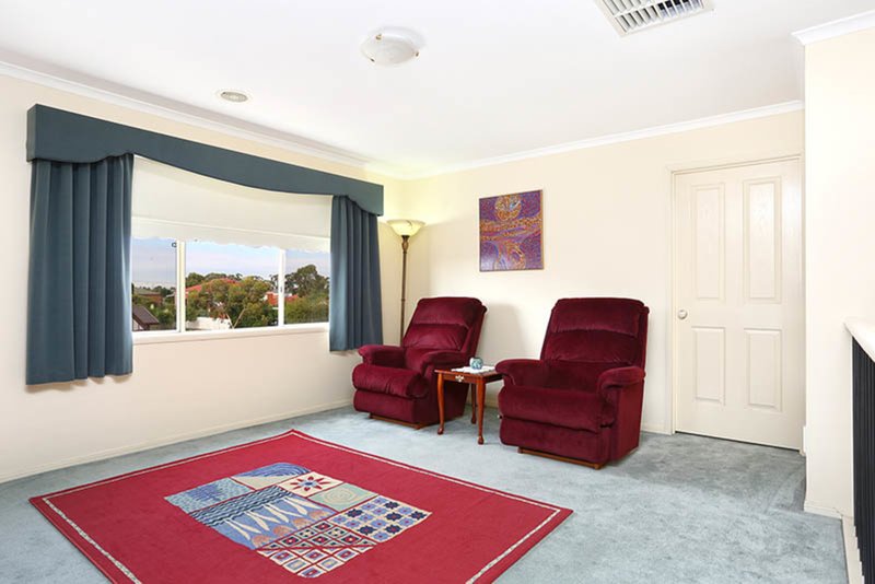 Photo - 5 Wrigley Crescent, Roxburgh Park VIC 3064 - Image 13