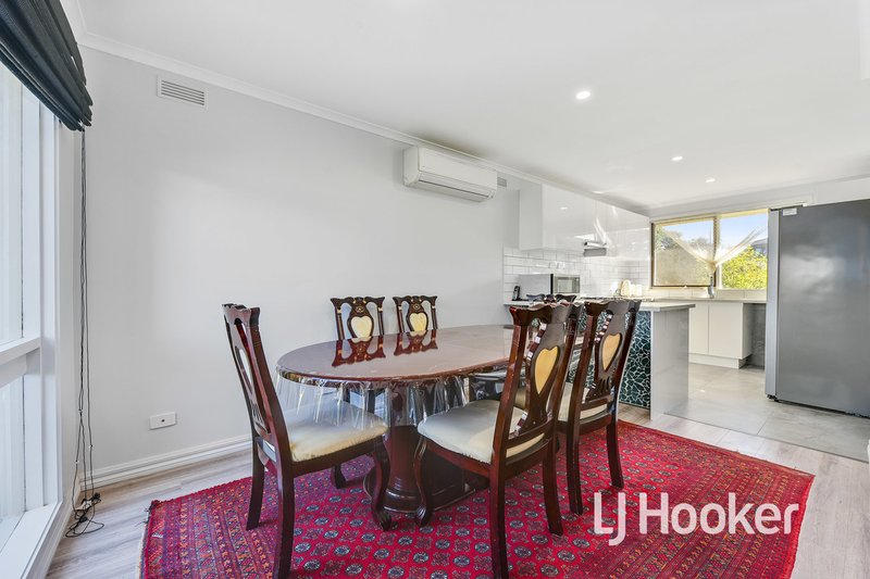 Photo - 5 Wycombe Rise, Hampton Park VIC 3976 - Image 7