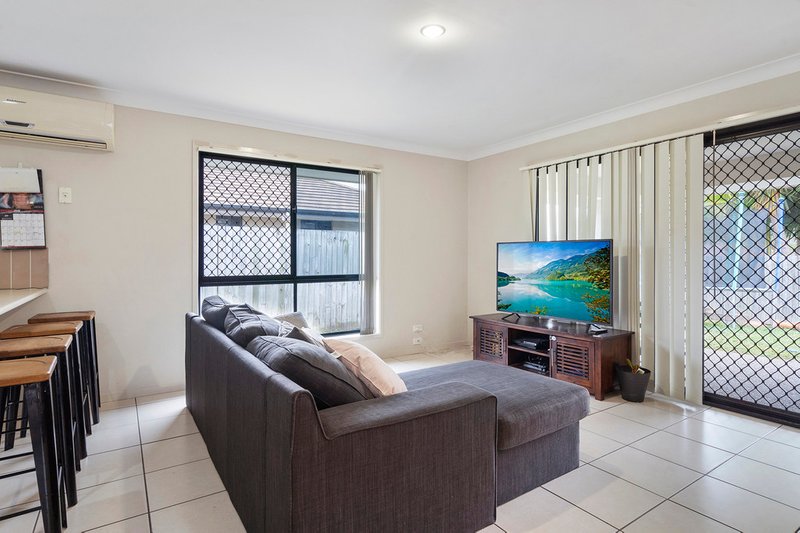 Photo - 5 Wyndham Circuit, Holmview QLD 4207 - Image 3