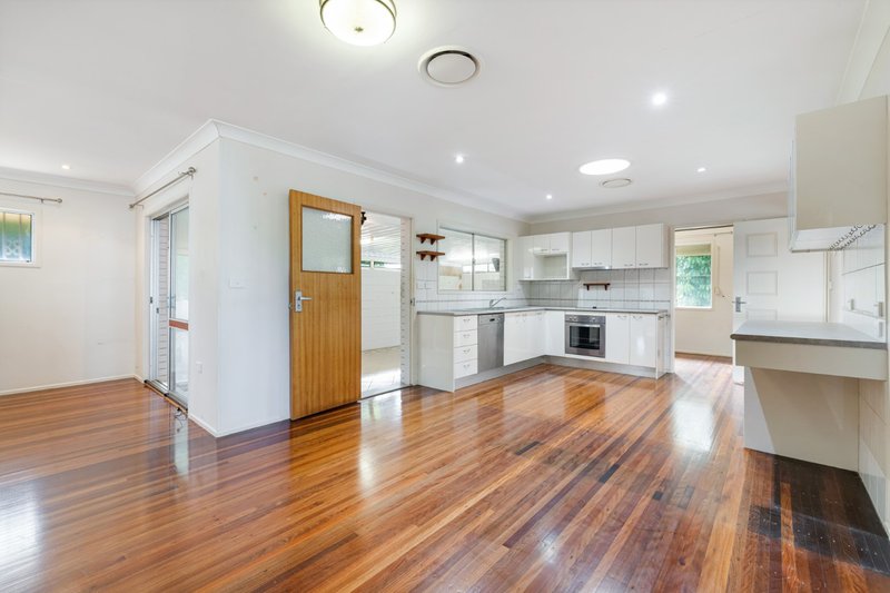 Photo - 5 Wyreema Terrace, Caloundra QLD 4551 - Image 4