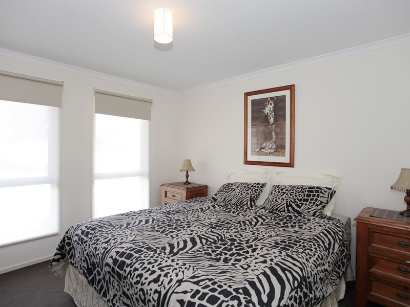 Photo - 5 Yachtsman Street, Seaford SA 5169 - Image 6