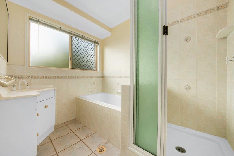 Photo - 5 Yaldara Crescent, New Auckland QLD 4680 - Image 9