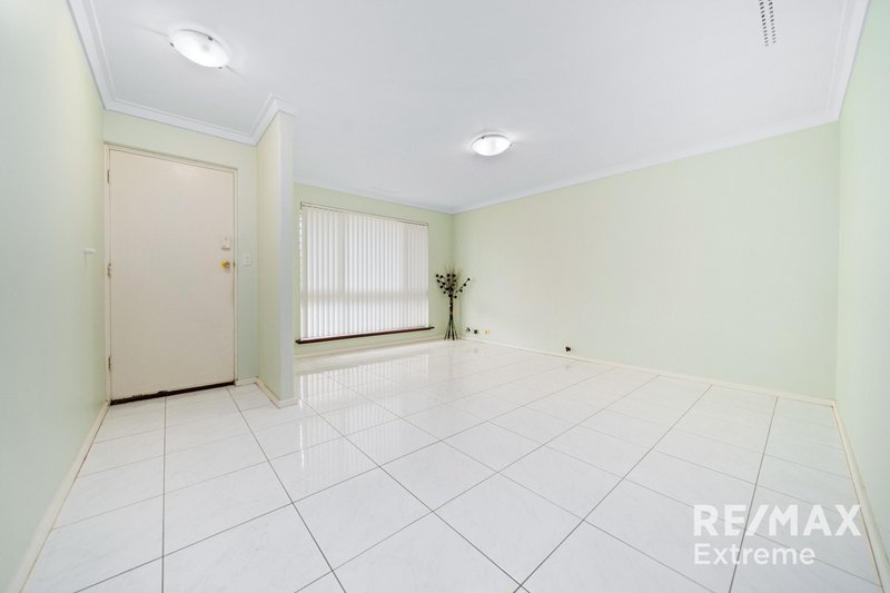 Photo - 5 Yardoo Court, Wanneroo WA 6065 - Image 4