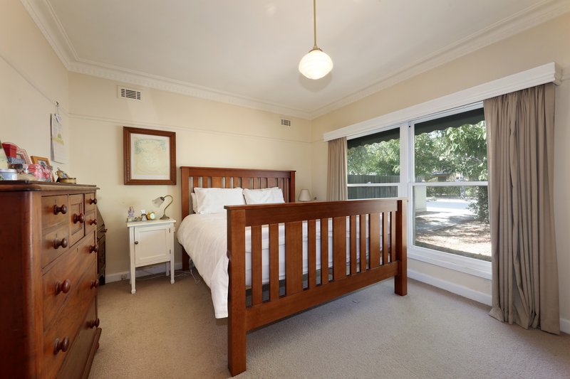 Photo - 5 Yawla Street, Bentleigh VIC 3204 - Image 5