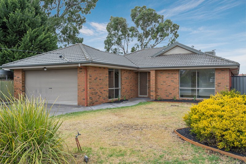 Photo - 5 Yeovil Court, Craigieburn VIC 3064 - Image 2