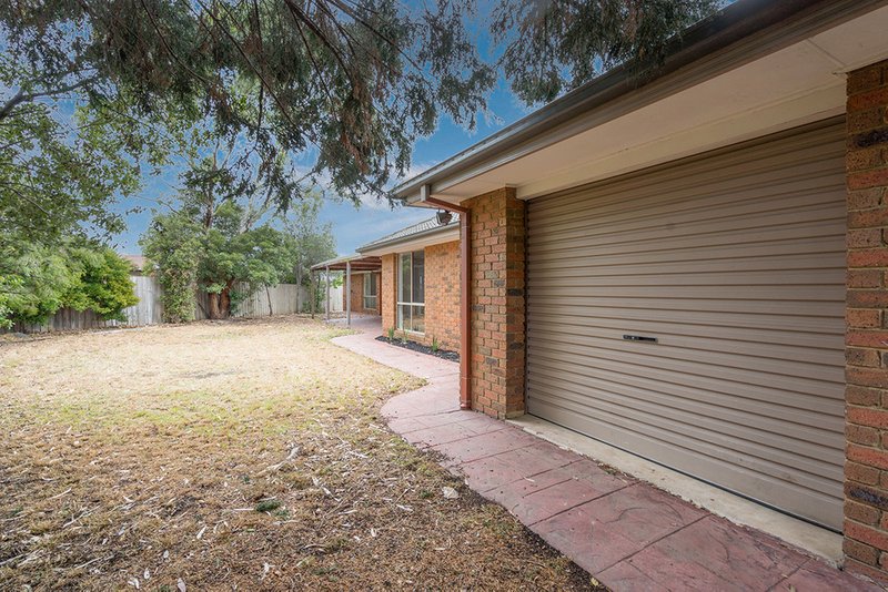 Photo - 5 Yeovil Court, Craigieburn VIC 3064 - Image 17