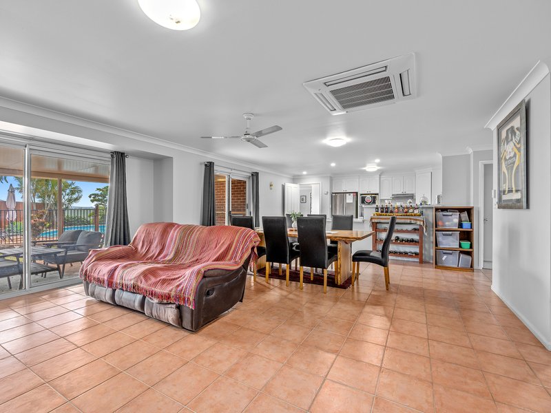 Photo - 5 Yew Street, Yamanto QLD 4305 - Image 7