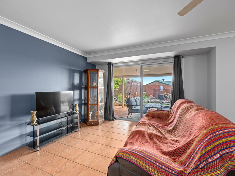 Photo - 5 Yew Street, Yamanto QLD 4305 - Image 8