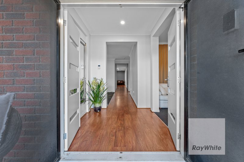 Photo - 5 Yoemans Drive, Mernda VIC 3754 - Image 6