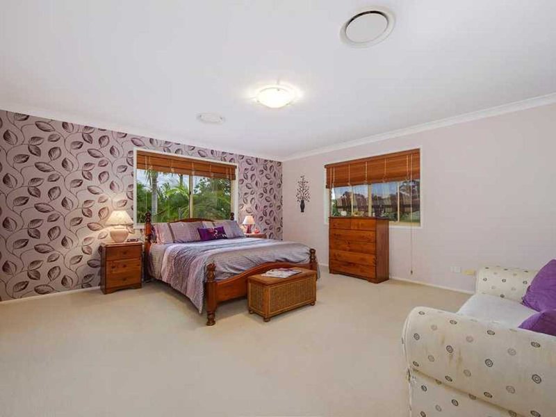 Photo - 5 Yowani Street, Robina QLD 4226 - Image 13