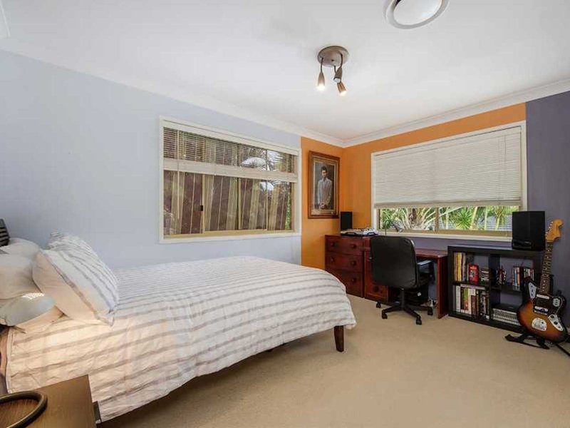 Photo - 5 Yowani Street, Robina QLD 4226 - Image 16