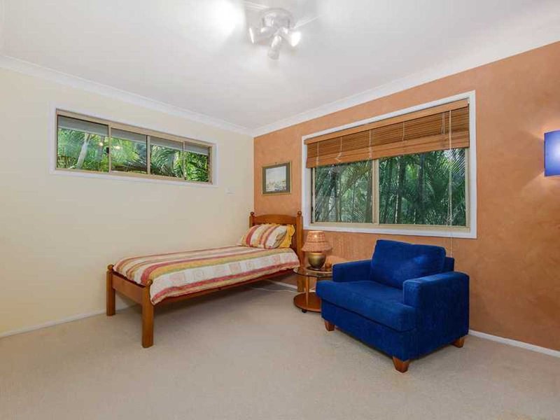 Photo - 5 Yowani Street, Robina QLD 4226 - Image 17