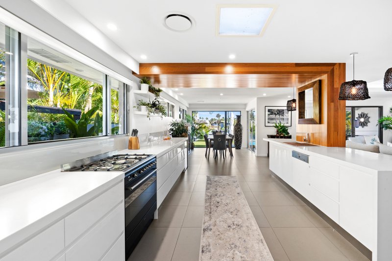 Photo - 5 Yunga Court, Broadbeach Waters QLD 4218 - Image 3