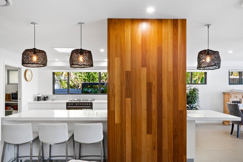Photo - 5 Yunga Court, Broadbeach Waters QLD 4218 - Image 4