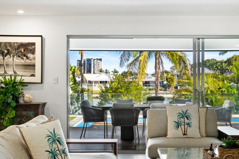 Photo - 5 Yunga Court, Broadbeach Waters QLD 4218 - Image 6